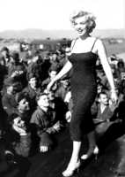 Marilyn Monroe Sweatshirt #2679615