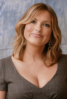 Mariska Hargitay tote bag #G629461