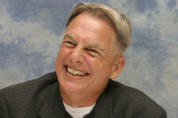 Mark Harmon t-shirt #2235270