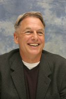 Mark Harmon Sweatshirt #2235289