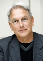 Mark Harmon Sweatshirt #2310594