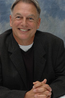 Mark Harmon Sweatshirt #2589142