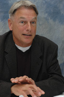 Mark Harmon Sweatshirt #2589146