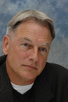 Mark Harmon Sweatshirt #2589152