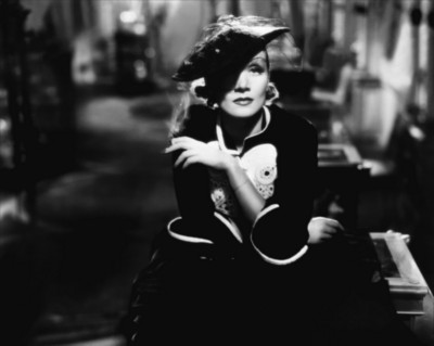 Marlene Dietrich Mouse Pad 1535330