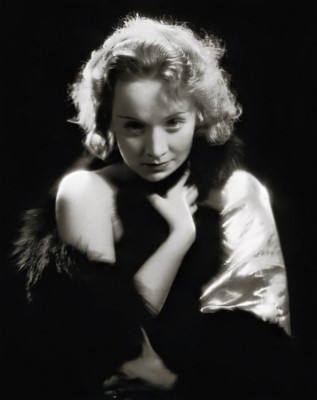 Marlene Dietrich Mouse Pad 1535337