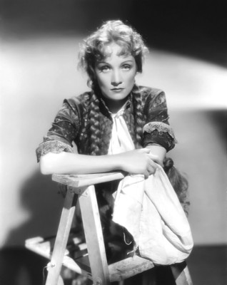 Marlene Dietrich Mouse Pad 1535341