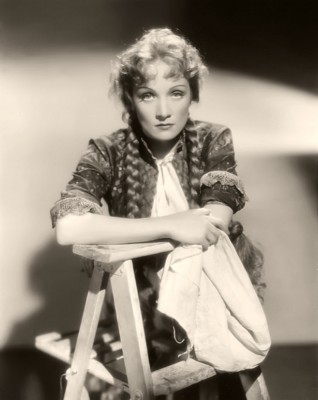 Marlene Dietrich Mouse Pad 1535342