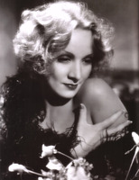 Marlene Dietrich Longsleeve T-shirt #2684441