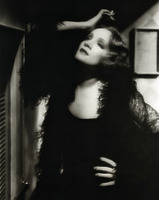 Marlene Dietrich Longsleeve T-shirt #2684466