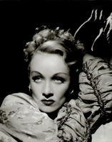 Marlene Dietrich Longsleeve T-shirt #2684467