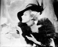 Marlene Dietrich Longsleeve T-shirt #2684468