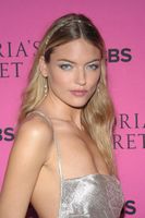 Martha Hunt mug #G1130722