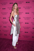 Martha Hunt mug #G1130742