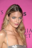 Martha Hunt mug #G1130745