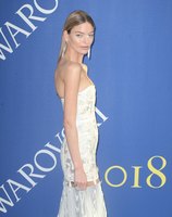 Martha Hunt magic mug #G1494505