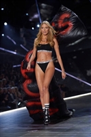 Martha Hunt Longsleeve T-shirt #3636254