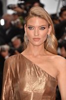 Martha Hunt mug #G2474816