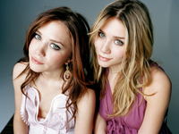 Mary-kate Olsen & Ashley Olsen t-shirt #3633055