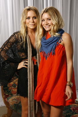 Mary-kate Olsen & Ashley Olsen tote bag #G1887027