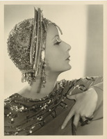 Mata Hari longsleeve t-shirt #2540407