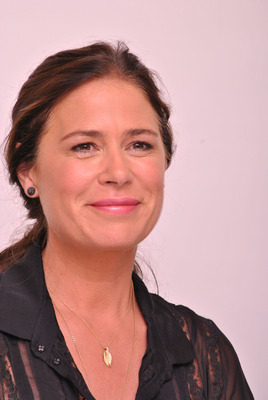 Maura Tierney posters