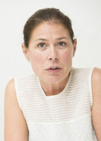 Maura Tierney longsleeve t-shirt #2736091