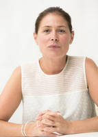 Maura Tierney longsleeve t-shirt #2736094