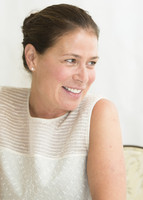 Maura Tierney longsleeve t-shirt #2736102