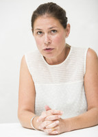 Maura Tierney longsleeve t-shirt #2736104