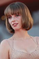 Maya Hawke Sweatshirt #3957475