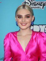 Meg Donnelly Longsleeve T-shirt #3893073