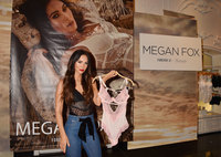 Megan Fox Longsleeve T-shirt #3198262