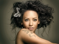 Melanie Brown Longsleeve T-shirt #3955720