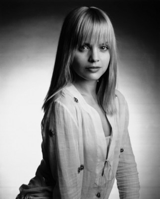 Mena Suvari posters
