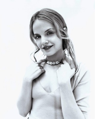 Mena Suvari posters