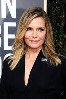 Michelle Pfeiffer longsleeve t-shirt #2973888