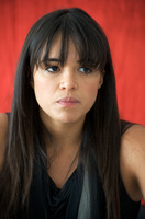 Michelle Rodriguez t-shirt #2419338