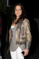 Michelle Rodriguez Sweatshirt #2797763
