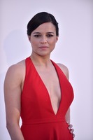 Michelle Rodriguez longsleeve t-shirt #3302085