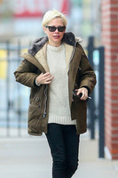 Michelle Williams Sweatshirt #2791777