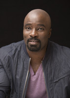Mike Colter t-shirt #2614391