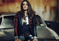 Mila Kunis Longsleeve T-shirt #2005388