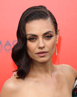 Mila Kunis Sweatshirt #3740359