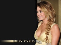 Miley Cyrus Longsleeve T-shirt #1963749
