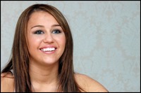 Miley Cyrus Longsleeve T-shirt #2234517