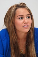 Miley Cyrus Longsleeve T-shirt #2246924
