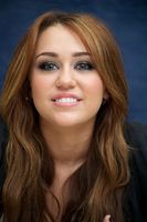 Miley Cyrus Longsleeve T-shirt #2246968