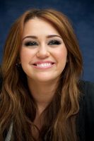 Miley Cyrus Sweatshirt #2247044