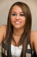 Miley Cyrus Longsleeve T-shirt #2336055